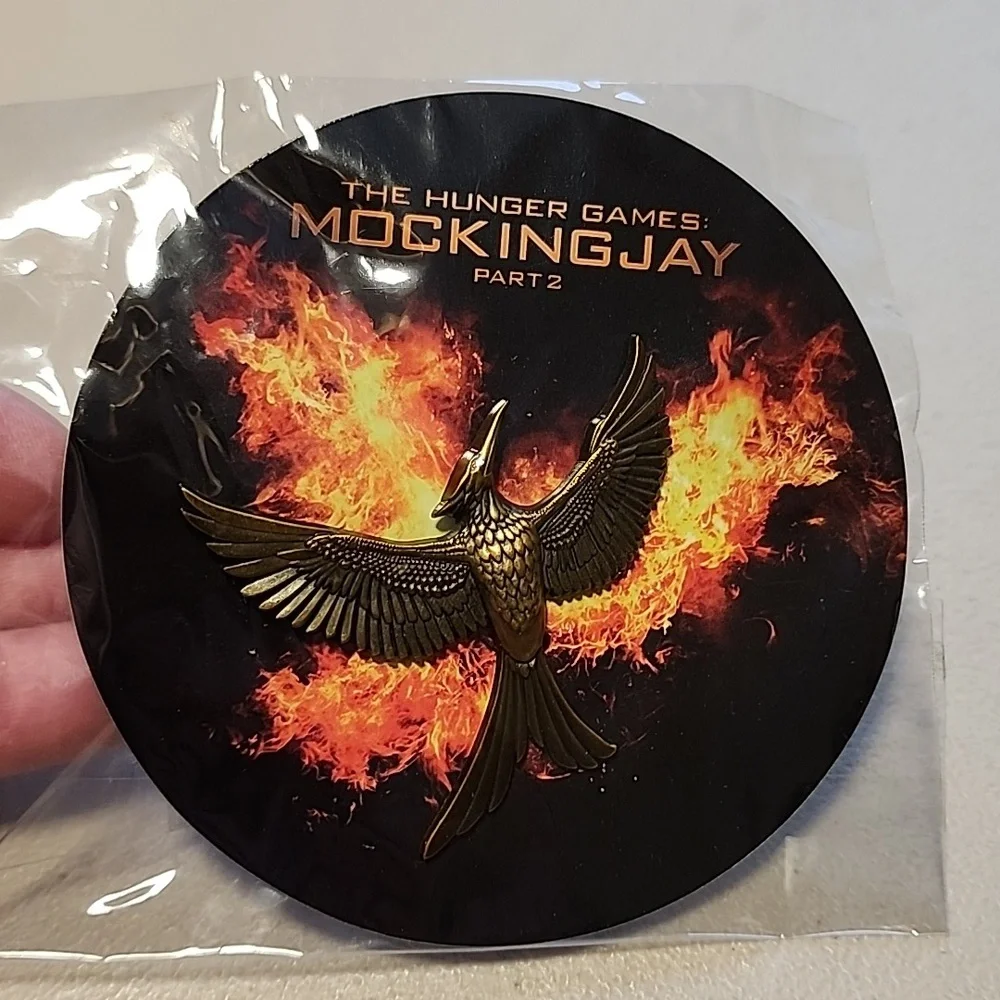 Mockingjay Collectors Pin - Picture 3 of 4